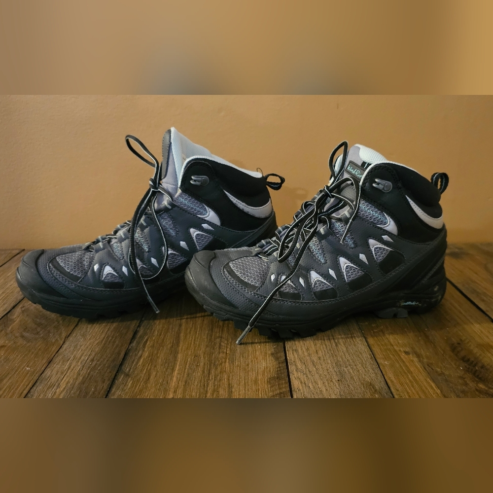 WindRiver Hiking Boots Excellent Condition